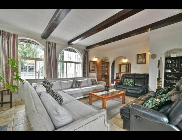 5 BEDROOM HOUSE FOR SALE IN GLENVISTA